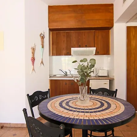 아파트 Nicki Resort: Cozy Flat Inland View 폴리스